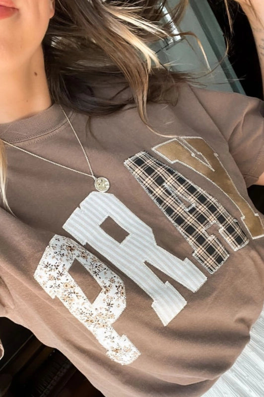 PRAY COMFORT COLORS EMBROIDERED TEE